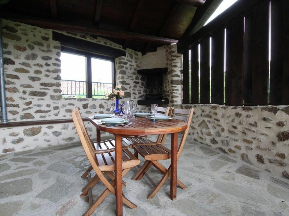 Maison De Caractere Avec Terrasse A 300M De L'Allier, Ideale Pour Peche, Detente Et Activites Familiales - Fr-1-582-208 Villeneuve-d'Allier Exterior photo