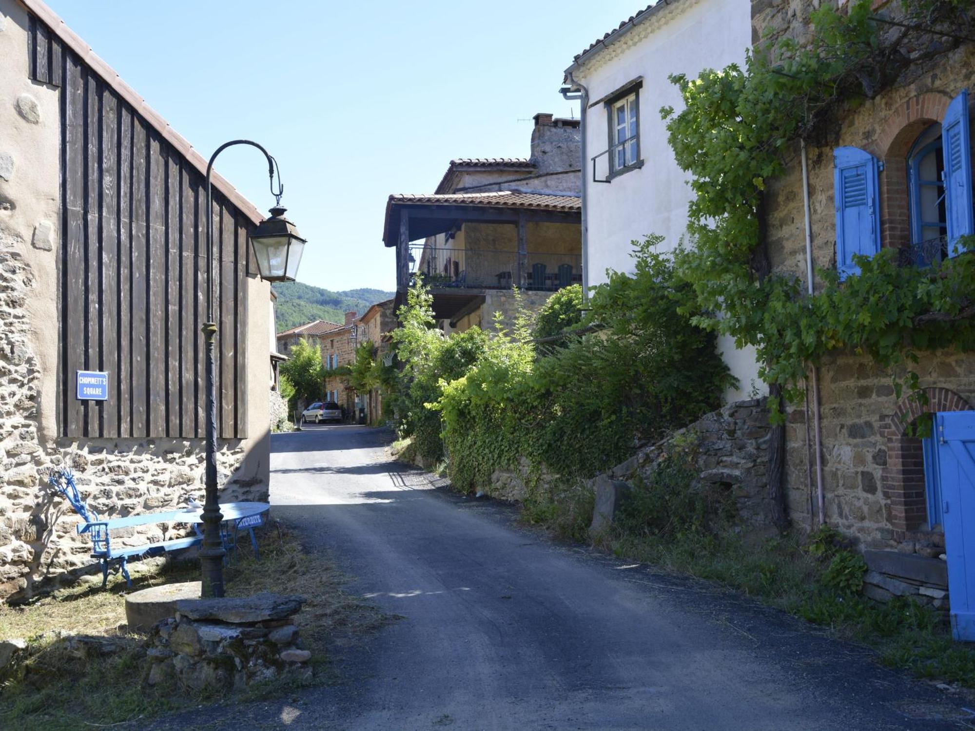 Maison De Caractere Avec Terrasse A 300M De L'Allier, Ideale Pour Peche, Detente Et Activites Familiales - Fr-1-582-208 Villeneuve-d'Allier Exterior photo